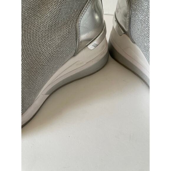 MICHAEL Michael Kors Skyler Silver Metallic Stretch Knit Sock Booties • Size 8 - Picture 5 of 8